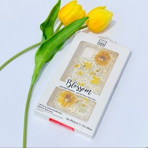 🌼 11 Pro Max Case Blossom with Real Flowers  🌼